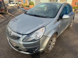 skadebil auto Opel Corsa 2010/10