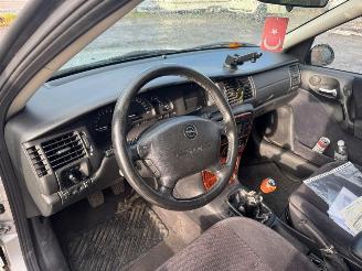 Opel Vectra B picture 15
