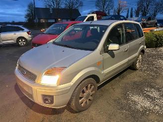 krockskadad bil auto Ford Fusion TREND 2012/2