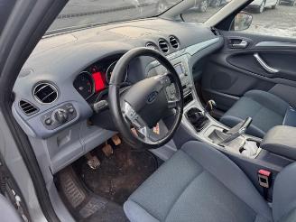 Ford S-Max  picture 18