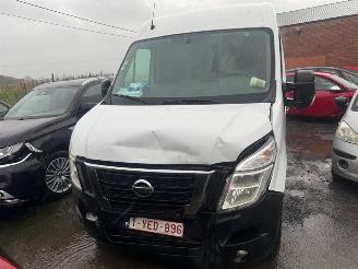 damaged passenger cars Nissan Interstar  2022/8