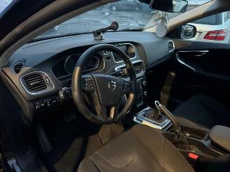 Volvo V-40  picture 10