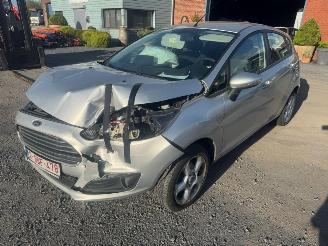 skadebil auto Ford Fiesta TREND 2013/10