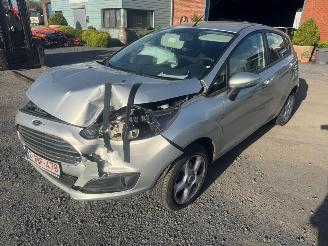 skadebil auto Ford Fiesta TREND 2013/10