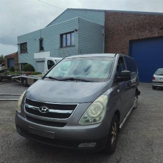 Vaurioauto  passenger cars Hyundai H-1 / H300  TRAVEL 2011/11