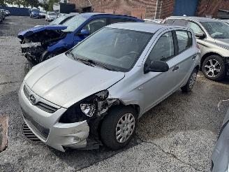 Voiture accidenté Hyundai I-20 COMFORT 2011/10