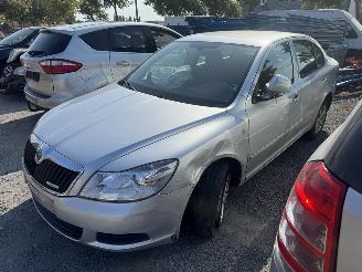 krockskadad bil auto Skoda Octavia II  AMBIENTE 2011/12