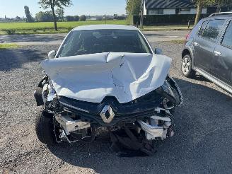 Renault Clio  picture 2