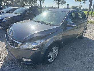 skadebil auto Kia Cee d  2010/5