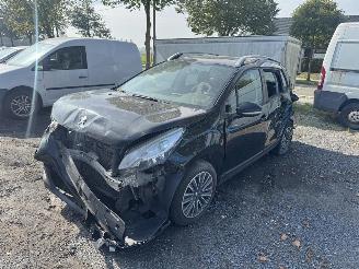 damaged passenger cars Peugeot 2008 ACTIVE 2016/3