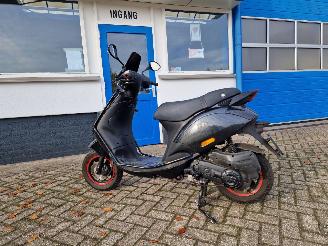 Piaggio  ZIP IGET 45KM picture 11