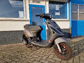 Piaggio  ZIP EURO 4 BROM 45KM picture 3