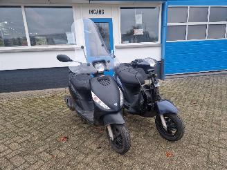 Avarii scootere Piaggio  2X PIAGGIO ZIP 2017 2017/10