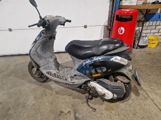 Piaggio  ZIP picture 10