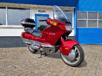 krockskadad bil motor Honda  PC 800 PACIFIC COAST 1993/3