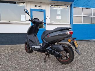 Peugeot  KISBEE 45KM picture 10
