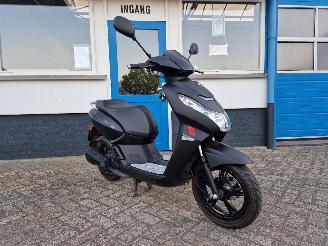 skadebil bedrijf Peugeot Berlingo KISBEE , EURO 5 2023/9