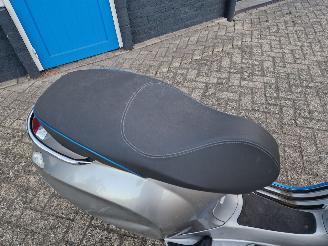 Vespa  ELETTRICA , PRIMAVERA picture 7