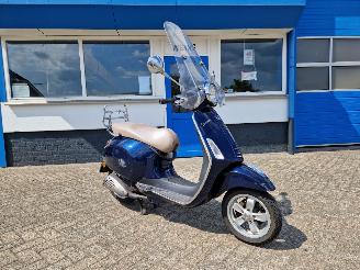 krockskadad bil bromfiets Vespa  PRIMAVERA 1 EIGENAAR 2014/4