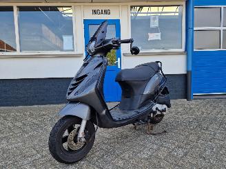 Piaggio  ZIP 45KM BROM SCOOTER picture 11