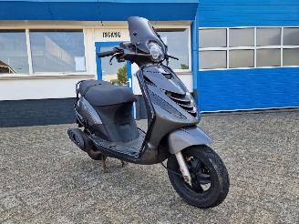 Piaggio  ZIP 45KM BROM SCOOTER picture 13