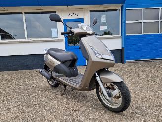 skadebil motor Peugeot XT 1200 NEW VIVACITY 4 TAKT 2016/3