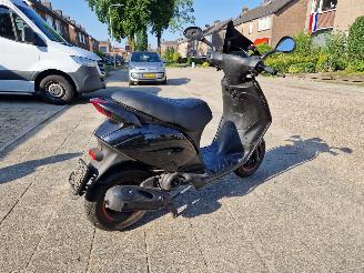 Piaggio  ZIP 45KM picture 3