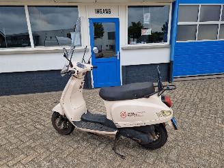 BTC  RIVA 25KM , A klasse blauw kenteken picture 9