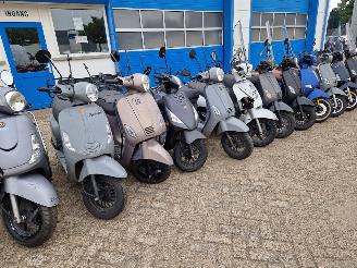 Yamaha  NEW IN !! picture 5