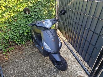 krockskadad bil auto La Souris 5-serie CITY 25KM 2020/2