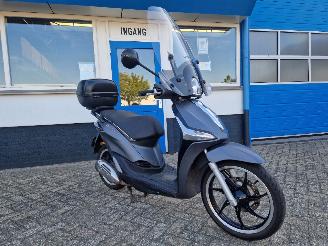 skadebil bromfiets Piaggio  LIBERTY I-GET C54 BROM 45KM 2016/10