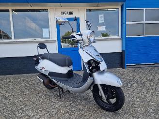 skadebil bromfiets Sym  ALLO GT 2015/5