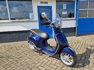 Vespa  PRIMAVERA picture 2