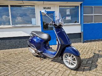 krockskadad bil bromfiets Vespa  PRIMAVERA 2019/4