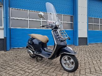 Vespa  PRIMAVERA 125 picture 2