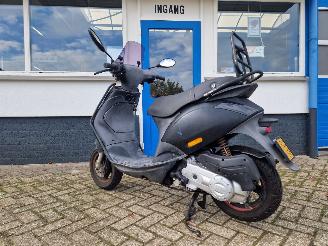 Piaggio  ZIP 45KM I-GET e5 picture 11