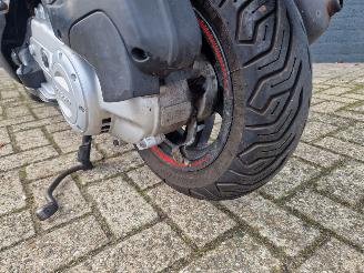 Piaggio  ZIP 45KM I-GET e5 picture 12