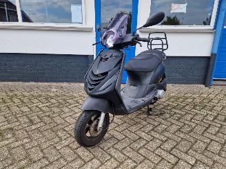 Piaggio  ZIP 45KM I-GET e5 picture 14