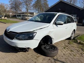 Uttjänta bilar auto Skoda Fabia Fabia III Combi (NJ5), Combi 5-drs, 2014 / 2022 1.2 TSI 16V Greentech 2017/2