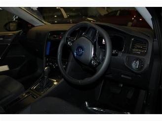 Volkswagen Golf  picture 6