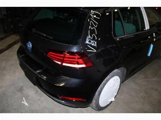 Volkswagen Golf  picture 4