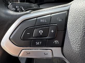 Volkswagen Golf 1.5 eTSI R-Line Business picture 18