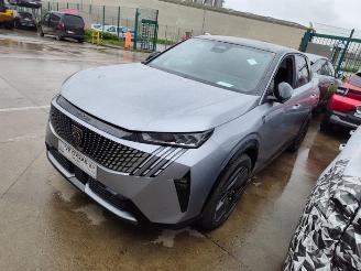 Vrakbiler auto Peugeot 3008 3008 III, MPV, 2023 e-3008 210 73 kWh 2025/10
