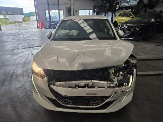 Peugeot 208  picture 10