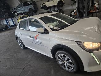 Peugeot 208  picture 3