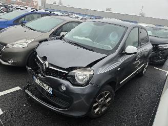 damaged passenger cars Renault Twingo  2018/1