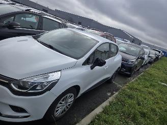 Damaged car Renault Clio DCI 90 2018/9