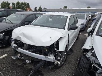 Peugeot 208  picture 2