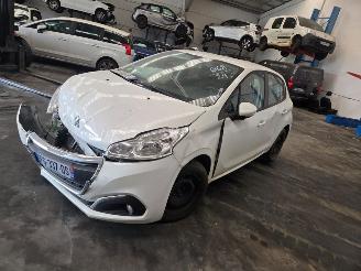 skadebil auto Peugeot 208  2019/1