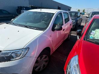 Damaged car Dacia Sandero 1.5 dci 2017/1